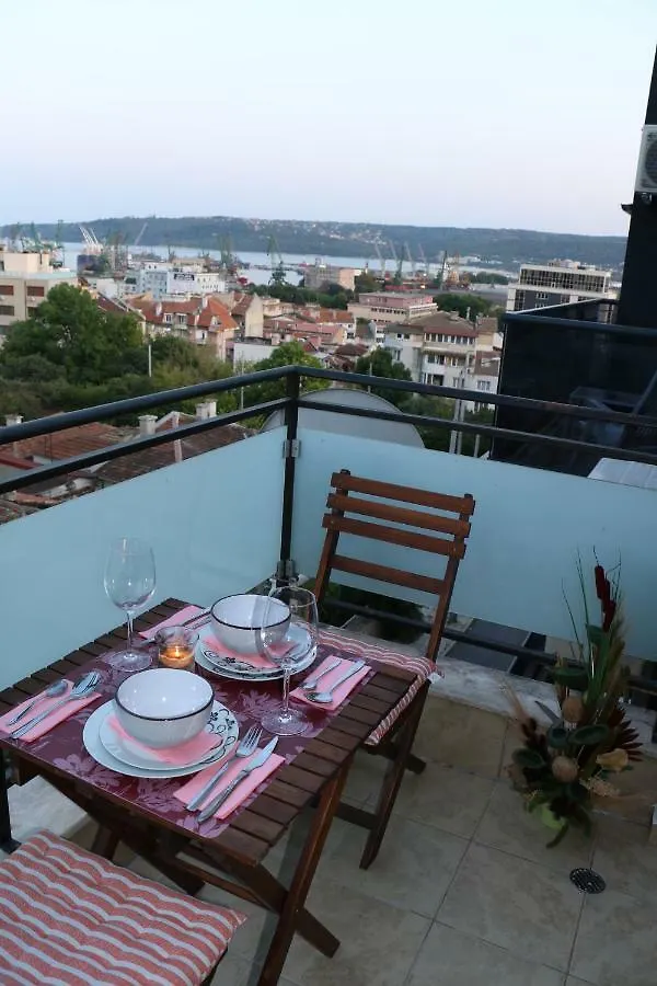 Panoramic Sea-Port View Apartment Varna 0*,